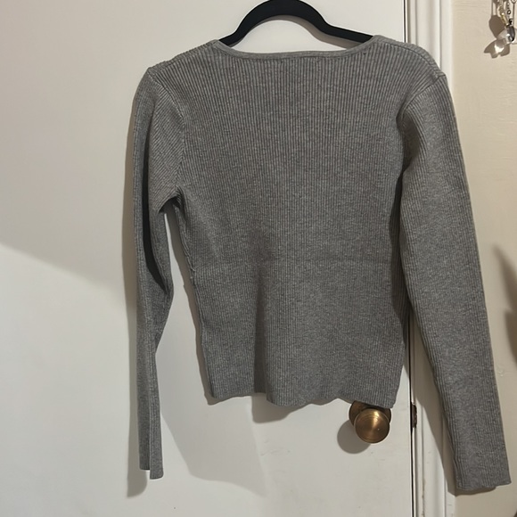 Grey cross over long sleeve - Picture 2 of 3
